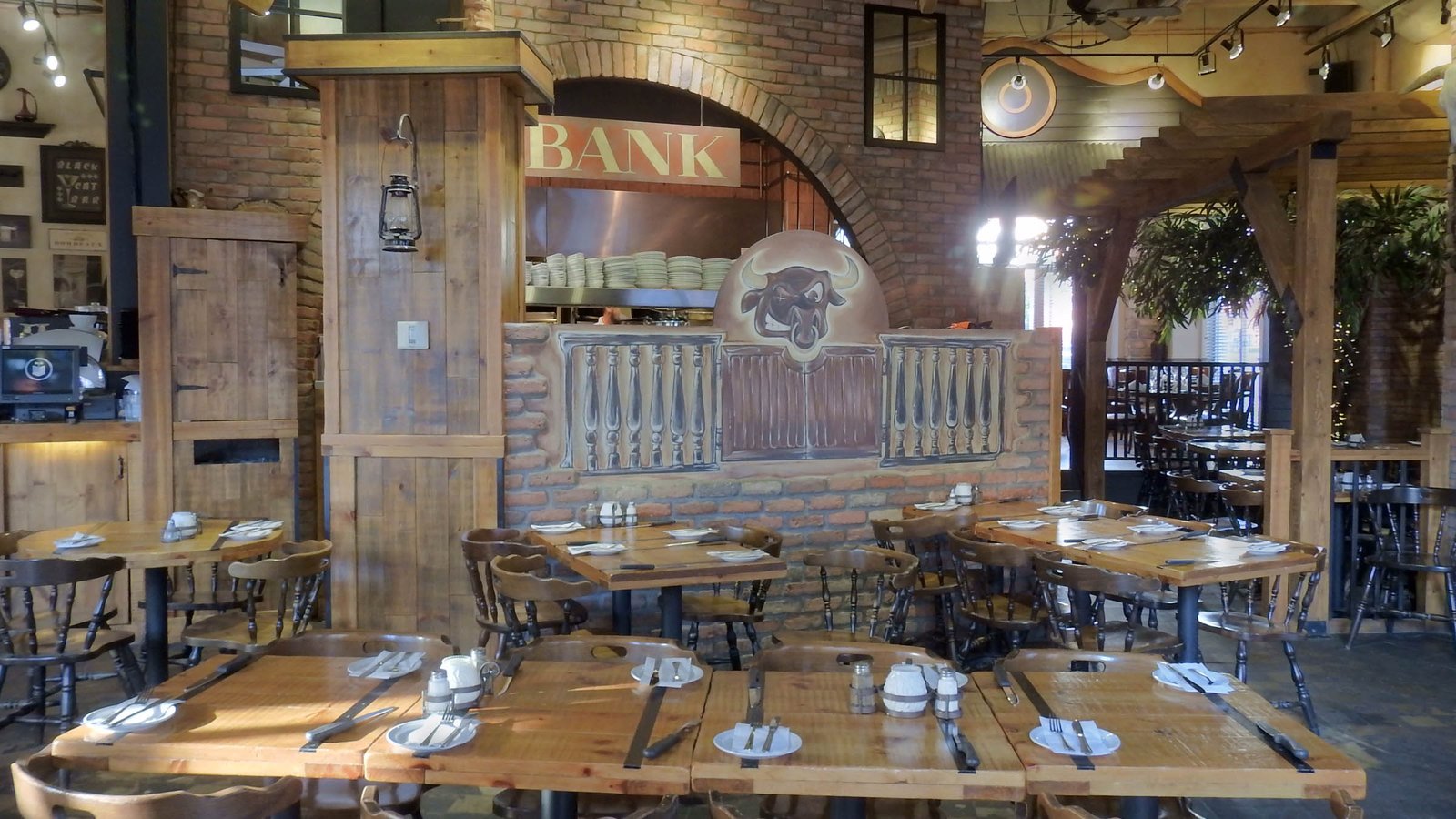 Bullseye Saloon & Grill - intérieur